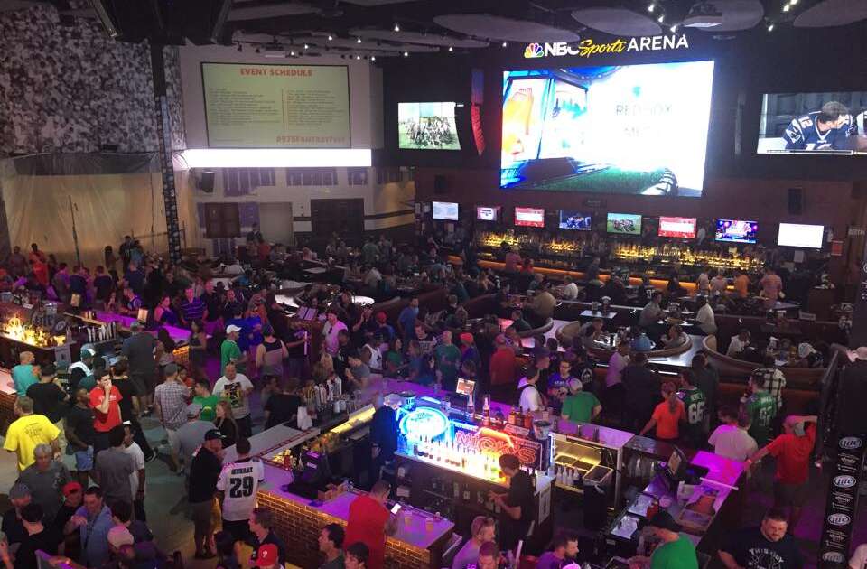 The Best Sports Bars in Philly 8 Cool Philadelphia Spots to Catch the