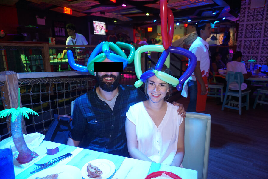 Here's What Happens on an Internet First Date at Senor Frog's in NYC -  Thrillist