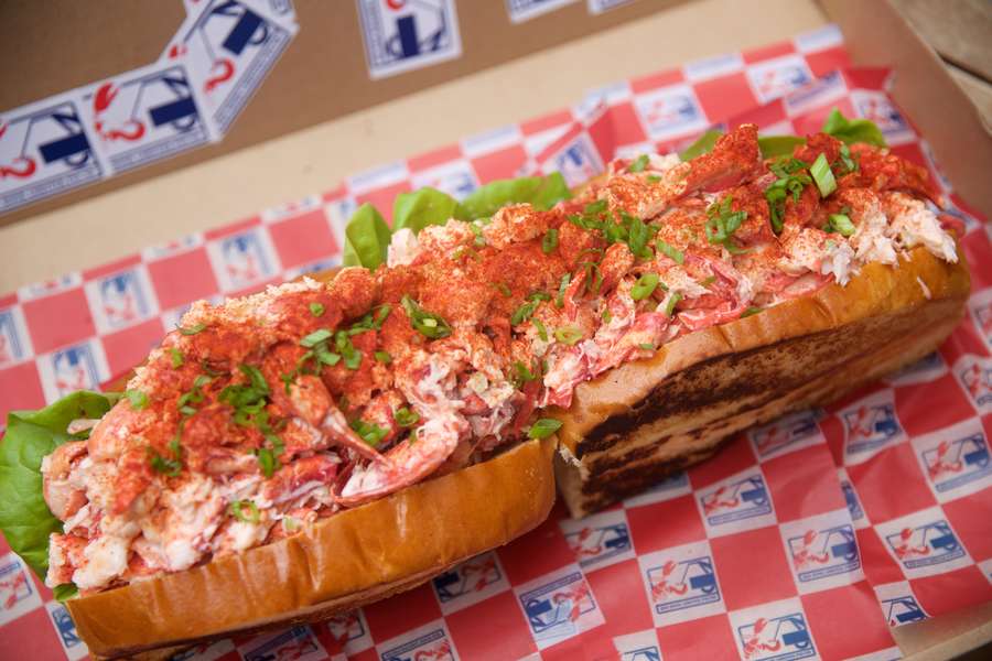 We Made a 5lb Lobster Roll Red Hook Lobster Pound Thrillist