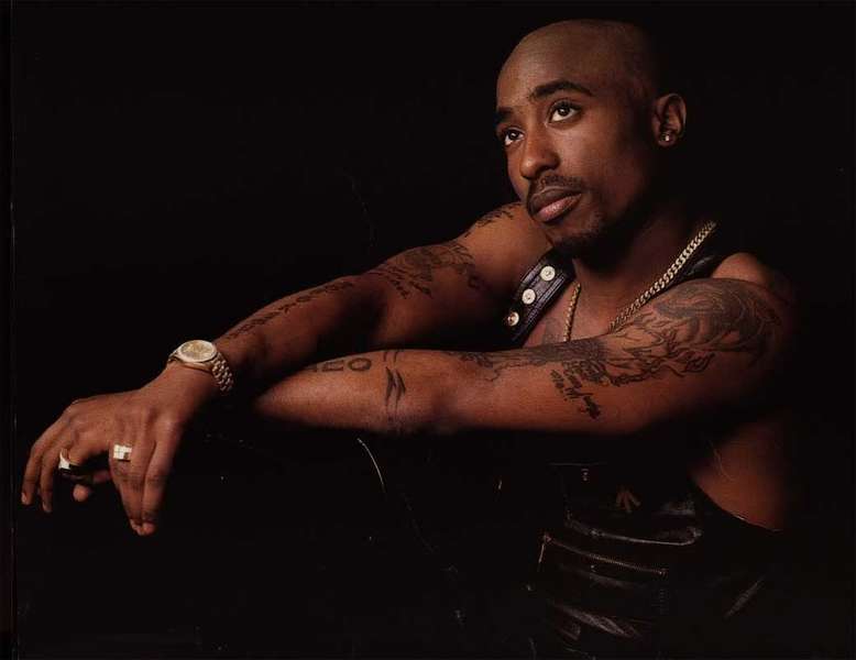 This Cop Says Tupac Is Still Alive Tupac Shakur Death Mystery Thrillist