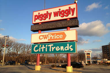 Piggly Wiggly sign