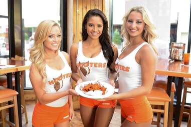 I'm a Hooters girl and here's the secret trick we use to get our