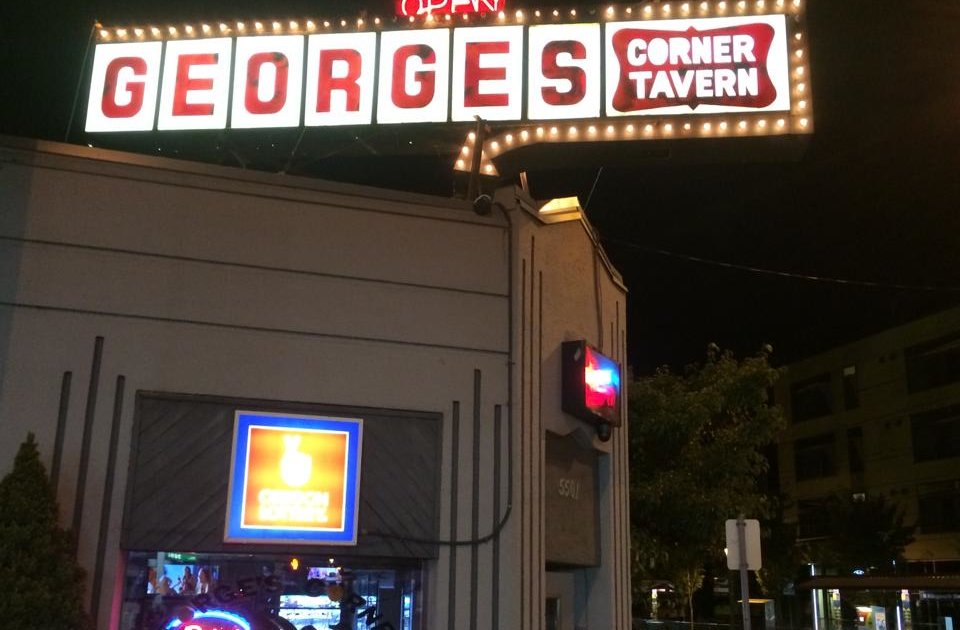 Corner Sports Bar A Portland, OR Bar.