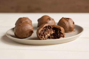 Chocolate Quinoa Truffles -- Thrillist Recipes