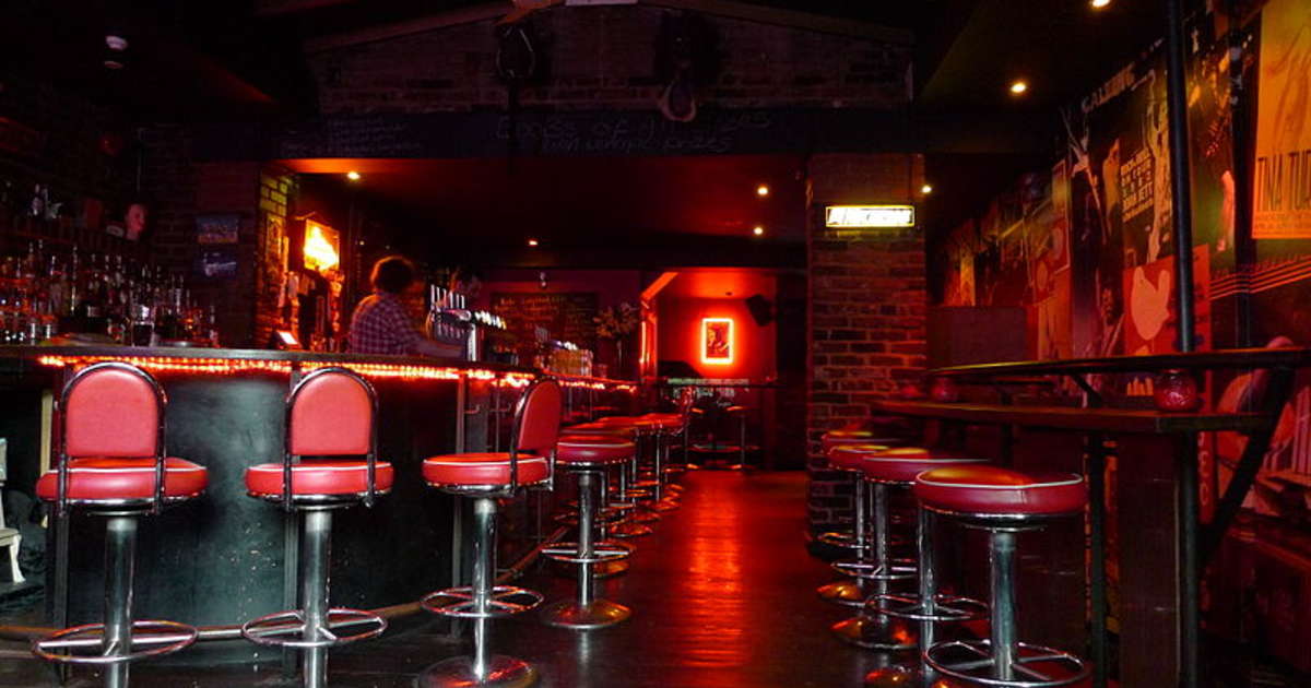 Shadyside Hideaway Bar