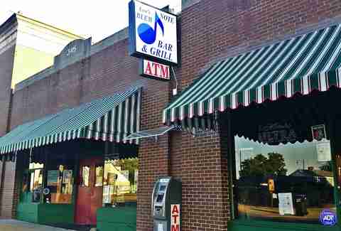 Best Food Memphis Best and Worst Bars on Beale Street Thrillist Best Food Memphis Best and Worst Bars on Beale Street Thrillist