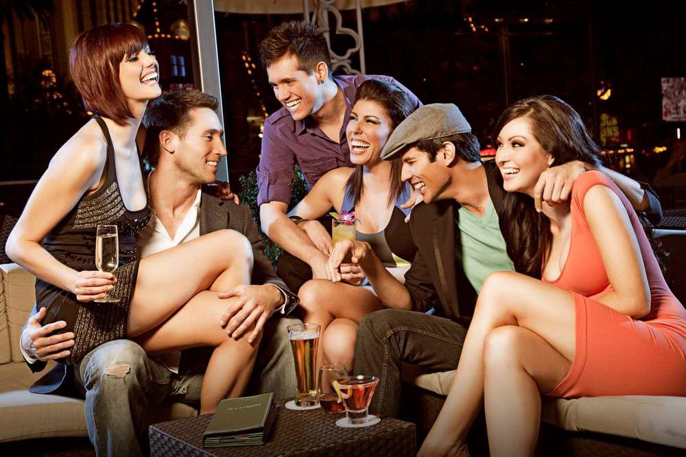 teenage girl dating