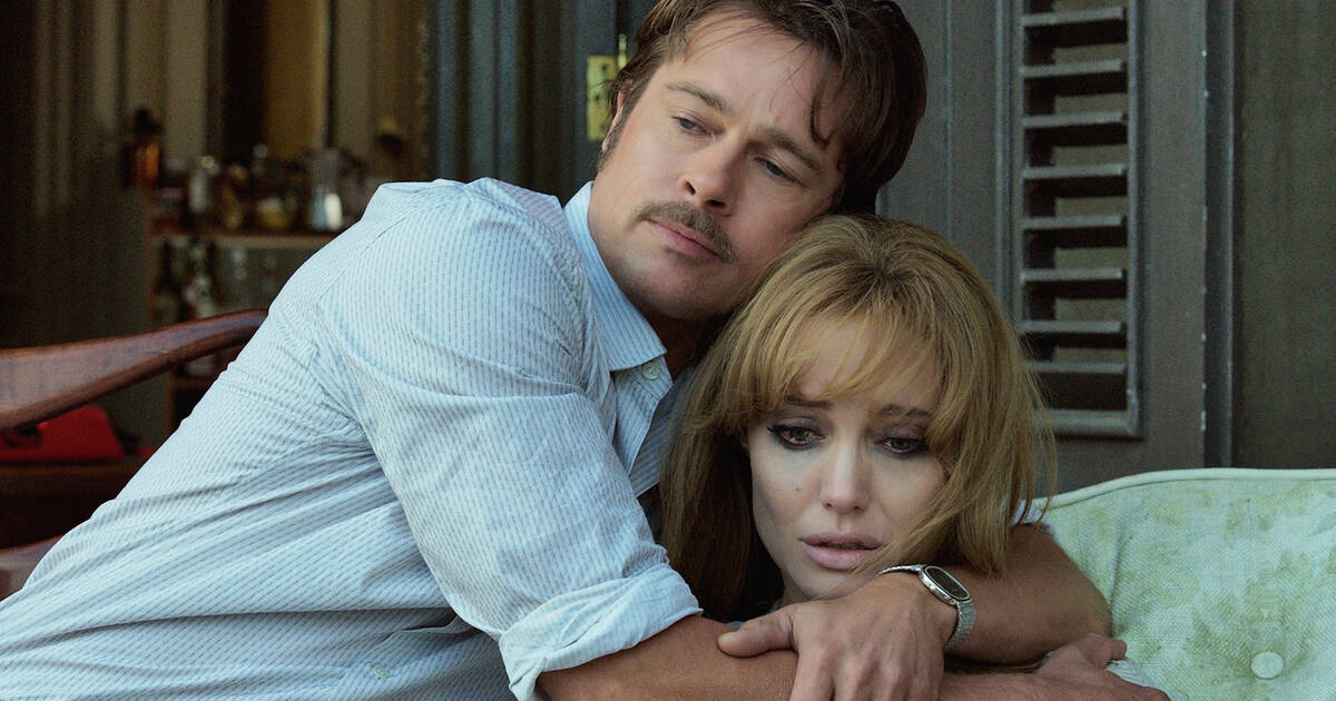 Angelina Jolies Tits - Angelina Jolie and Brad Pitt's By the Sea Reveals a Relationship - Thrillist