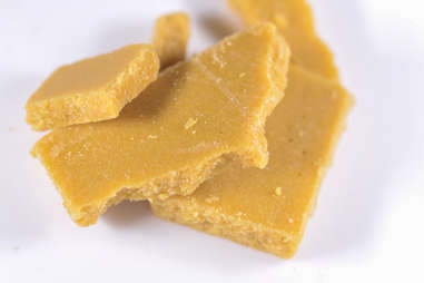 What is Dabbing? A Beginner's Guide to Weed Concentrates - Thrillist