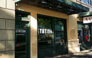 Station Bar & Lounge