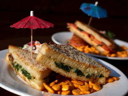 Lockview Bar The Lockview: A Bar in Akron, OH - Thrillist