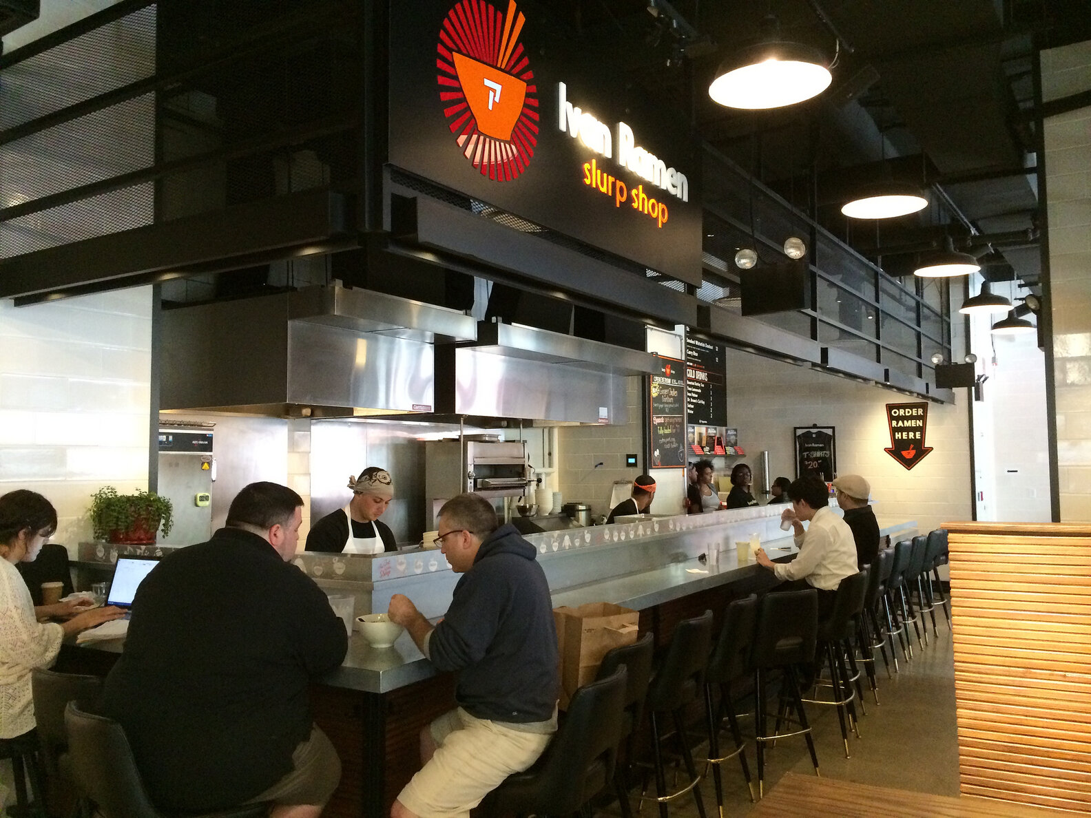 The 13 Best Restaurants for Solo Dining in NYC - Thrillist