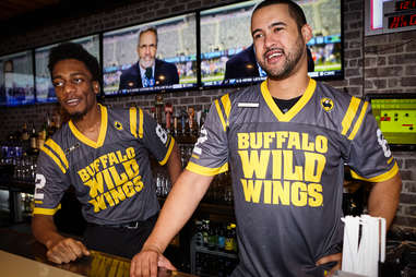 M - Buffalo Wild Wings Bdubs Jersey – Twisted Thrift