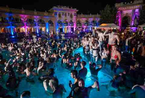 best european cities to hook up Discover the top places to pick up other lonely hearts looking for their next hook-up in washington dc these are the best bars for the unattached. best european cities to hook up Discover the top places to pick up other lonely hearts looking for their next hook-up in washington dc these are the best bars for the unattached.