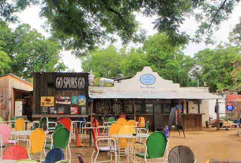 Antonio san open christmas bars thrillist San Antonio Bars That Are Open on Christmas Day - Thrillist