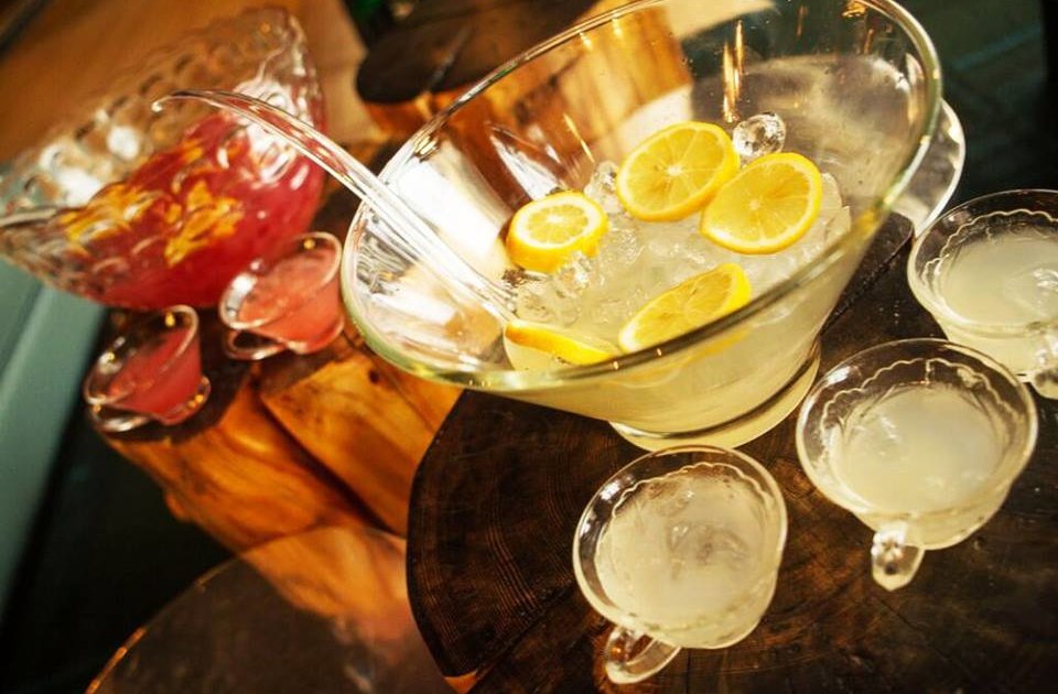 Punch Bowl Social A Chicago, IL Bar.