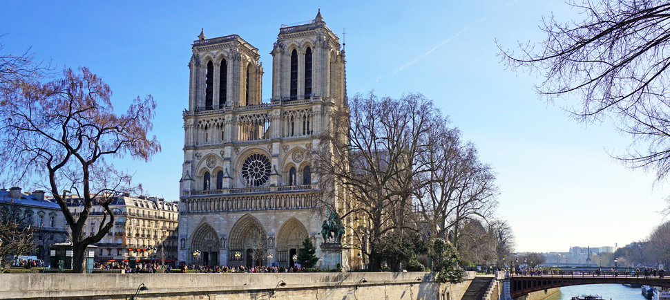 The Best Thing to Eat Near Every Major Paris Landmark