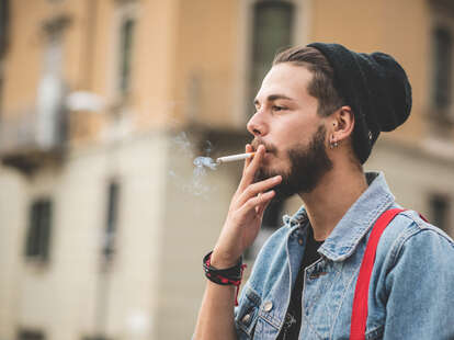 Hawaii Raises Smoking Age to 21 - Thrillist