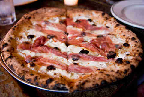 Best Pizza in Brooklyn: Must-Try Brooklyn Pizza Slices ...