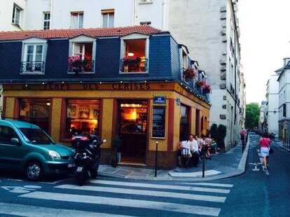 Le Temps des Cerises A Restaurant in Paris le de France Thrillist