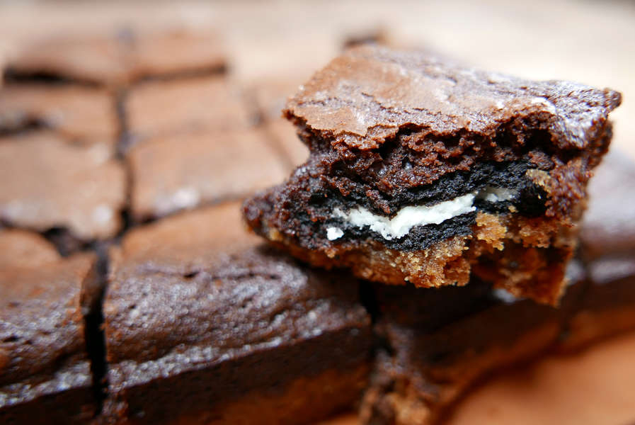 Slutty Brownie Recipe Oreos Cookie Dough And Brownies Thrillist 2836