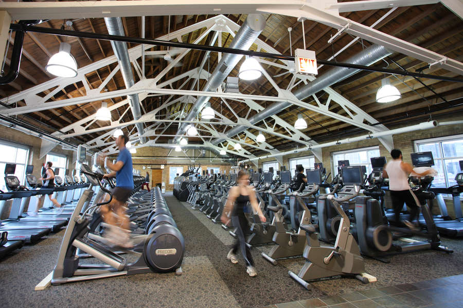 How to Work Out at Chicago’s Top Gyms for Free Thrillist