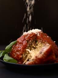 Spaghetti stuffed meatballs