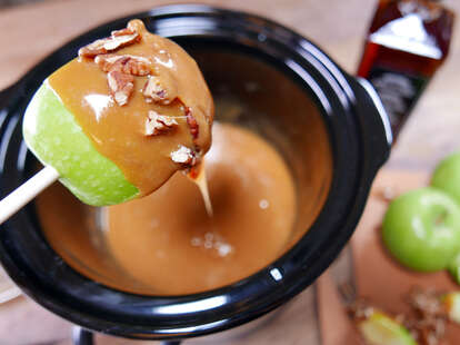 Whiskey caramel apples -- Thrillist Recipes