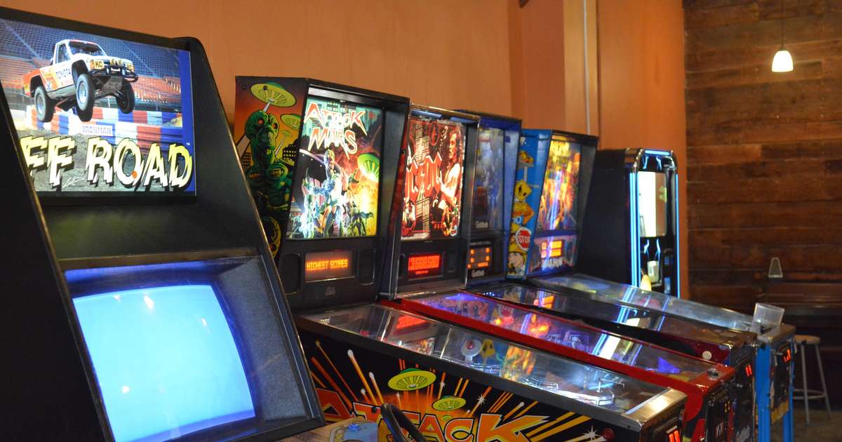 The Best Dive Bars in DC Thrillist