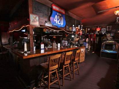 Get Rusty Nail A Brookhaven Ga Bar Thrillist For iPhone Free Wallpaper Rusty Nail A Brookhaven Ga Bar Thrillist HD