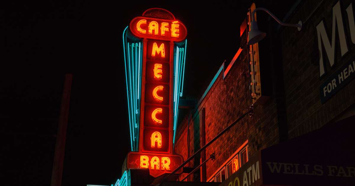 the-8-best-dive-bars-in-seattle-neighborhood-guide-to-dive-bars