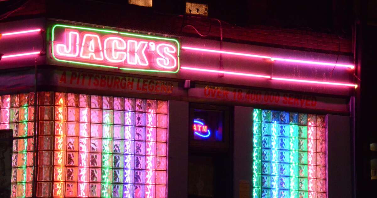 Best Dive Bars in Pittsburgh Where to Find Good, Cheap Drinks Thrillist