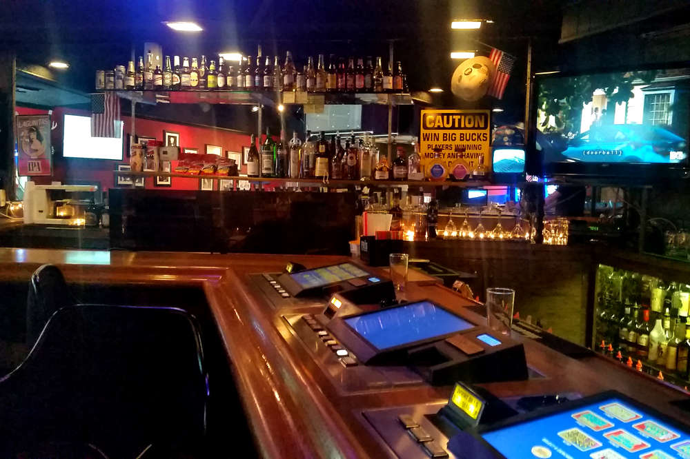 Best Dive Bars In Las Vegas Where To Find Good Neighborhood Bars Thrillist