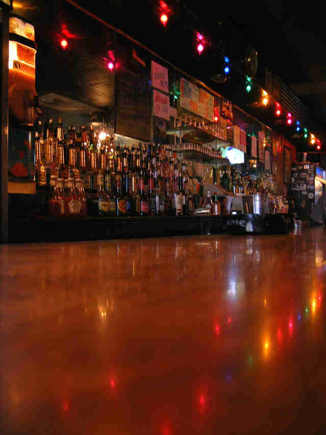 The 21 Best Dive Bars in America 2016 - Thrillist