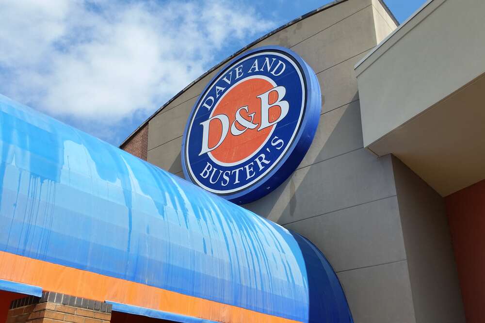 Spending a Whole Day in Dave & Buster's - Thrillist