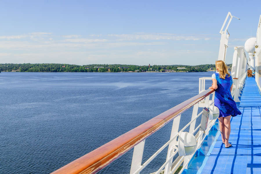 why-going-on-a-cruise-by-yourself-isn-t-fun-thrillist