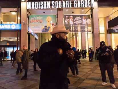 Black Thought at a Knicks game