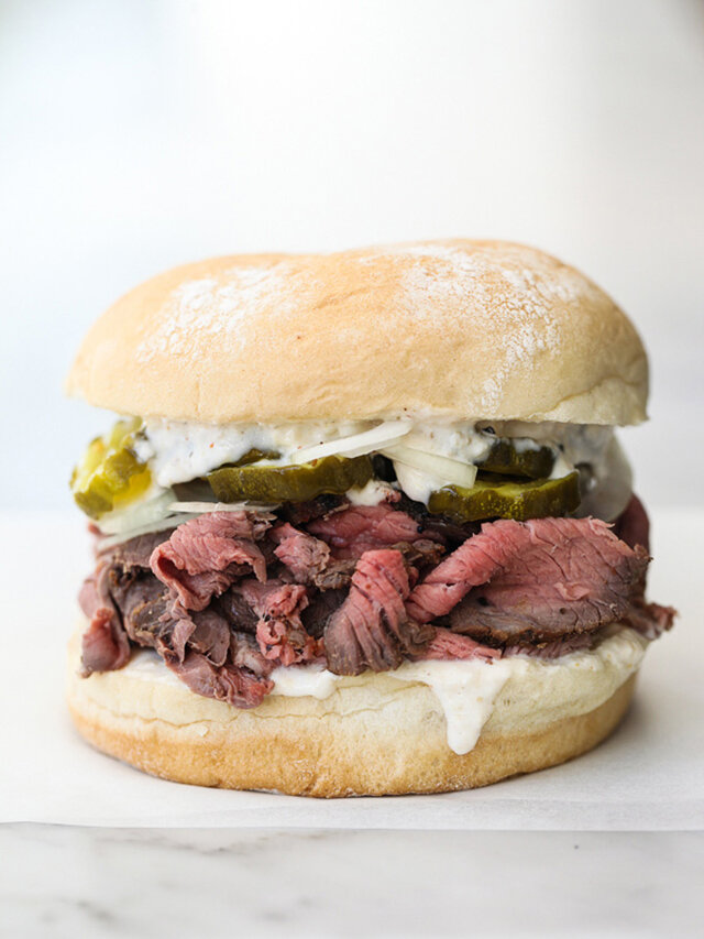 Steak sandwich with horseradish sauce