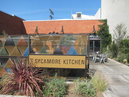 the sycamore kitchen exterior la brea