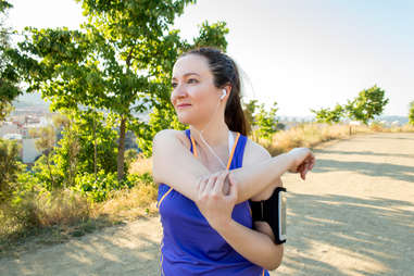 Stretching Tips: Wrong Ways to Stretch - Thrillist