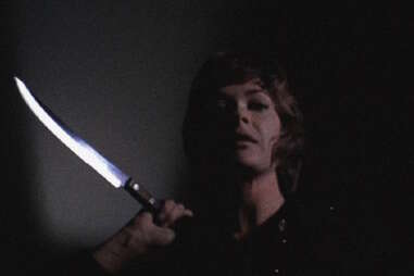 Misty (Jessica Walter) holds a knife in Play Misty for Me movie