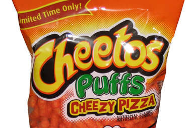 Cheetos pizza puffs