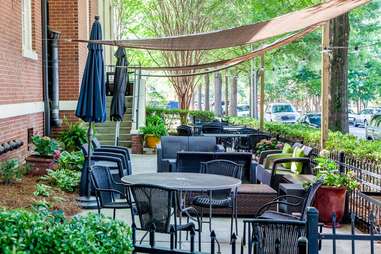 Bonterra dining & wine room outdoor eating area