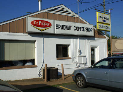 exterior of spudnuts doughnuts in charlottesville virginia