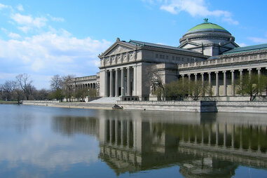exterior of museum of science and industry in chicago
