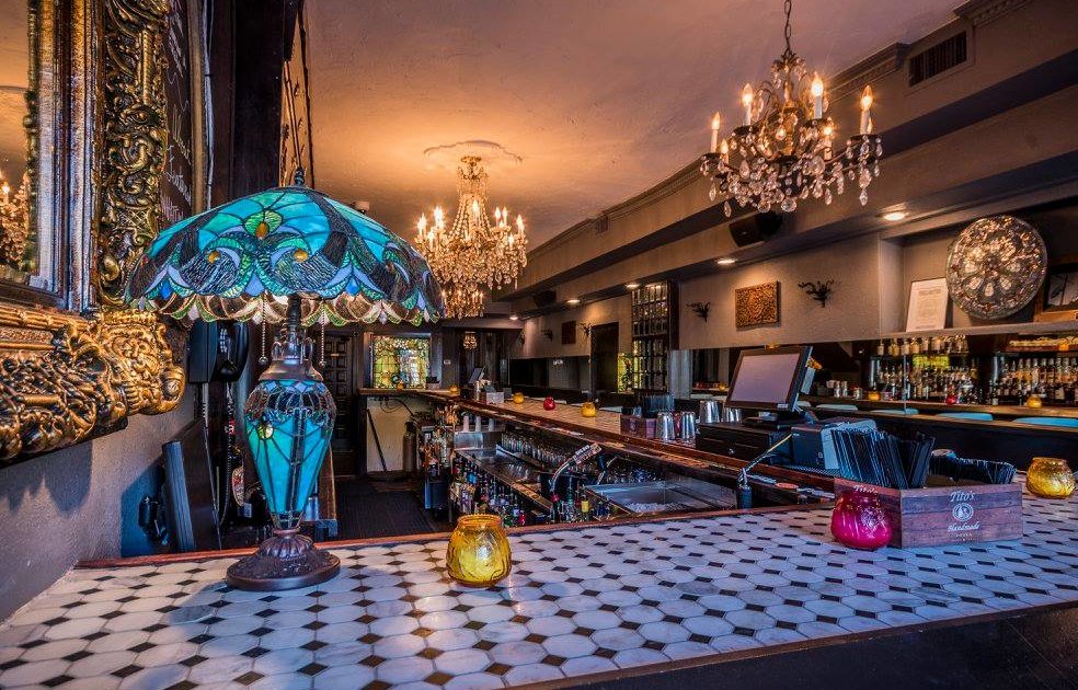 Leon's Lounge A Houston, TX Bar.