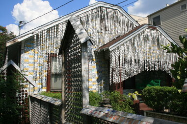 Exterior of The Beer Can House in Houston, Texas