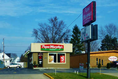 Exterior of Papa Murphy's Pizza