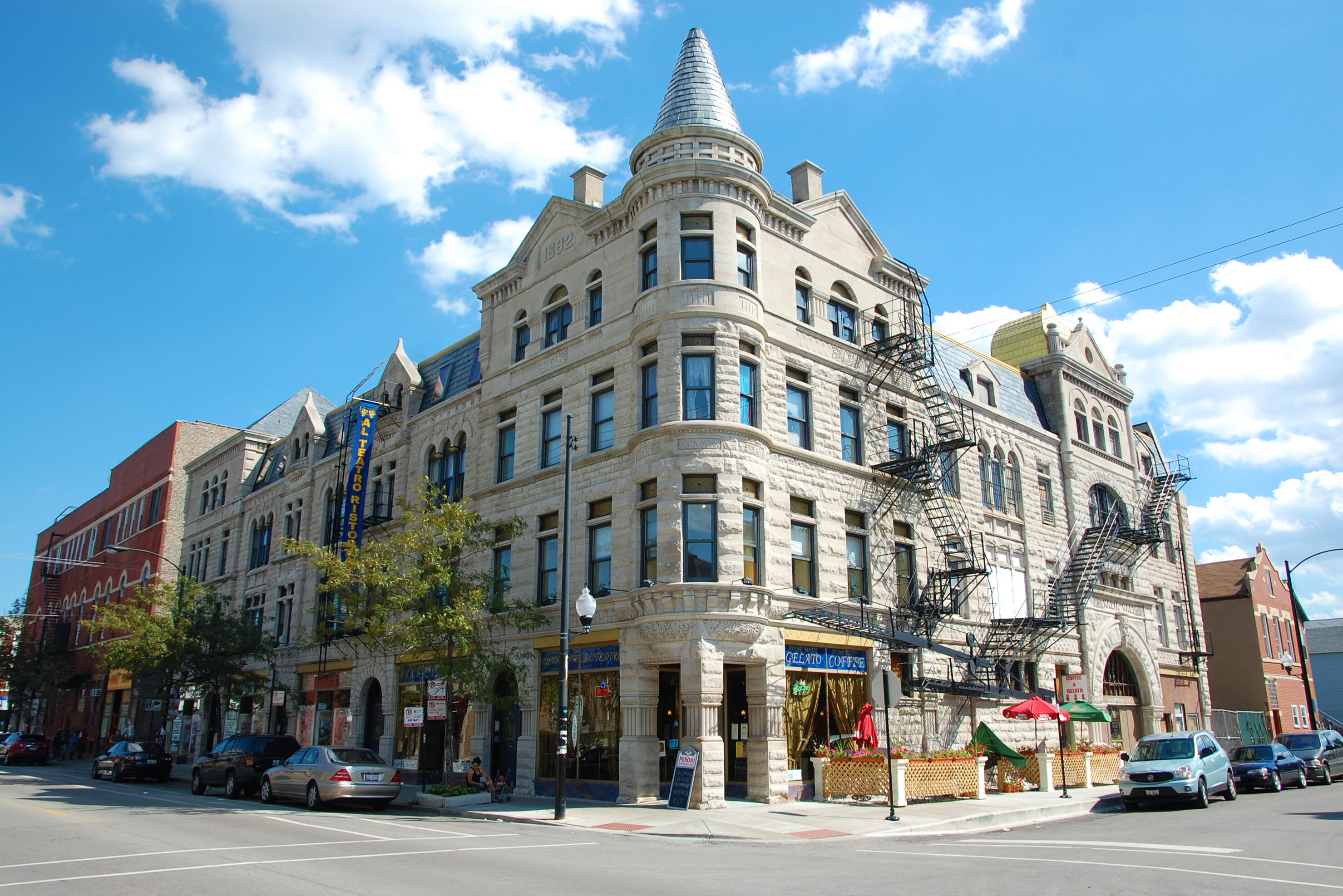 Corner of Pilsen-located building in Chicago