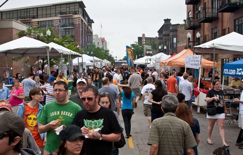 Visitors at Chicago's rib fest